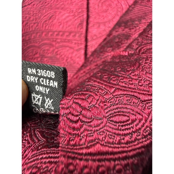 Jos A Bank Signature Collection Mens Burgundy Paisley Silk Necktie - Picture 6 of 6